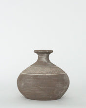 Load image into Gallery viewer, Hakan Vase
