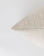 Load image into Gallery viewer, Jamille Woven Pillow Cover
